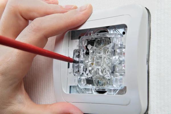 Dependable Electrician Lansdowne for Repairs and Maintenance