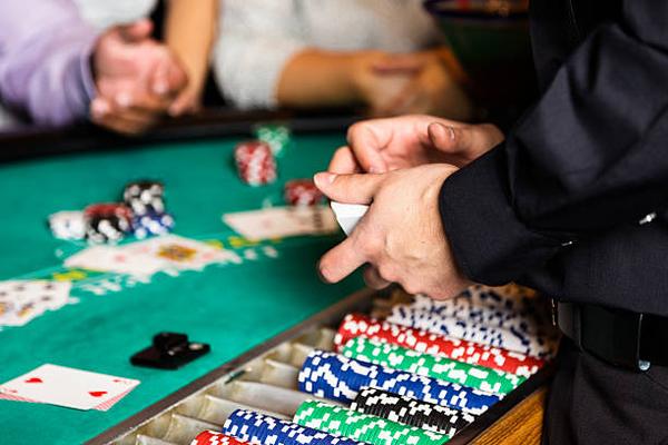 Play Classic Table Games at an online casino Singapore for Gamers
